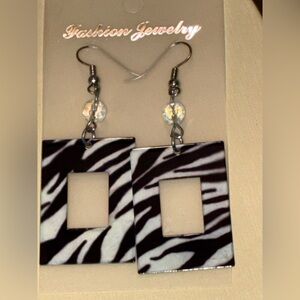 Fashion Jewelry Black and White Zebra Earrings